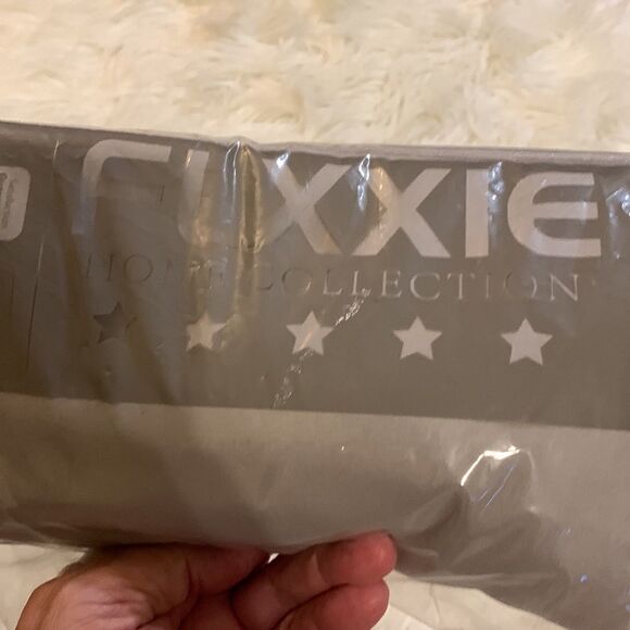 Standard pillowcase pair 20“ x 30“ in gray - Picture 7 of 8